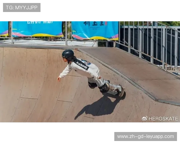 _全民趣味轮滑赛：潮流运动风尚开启_，轮滑节目