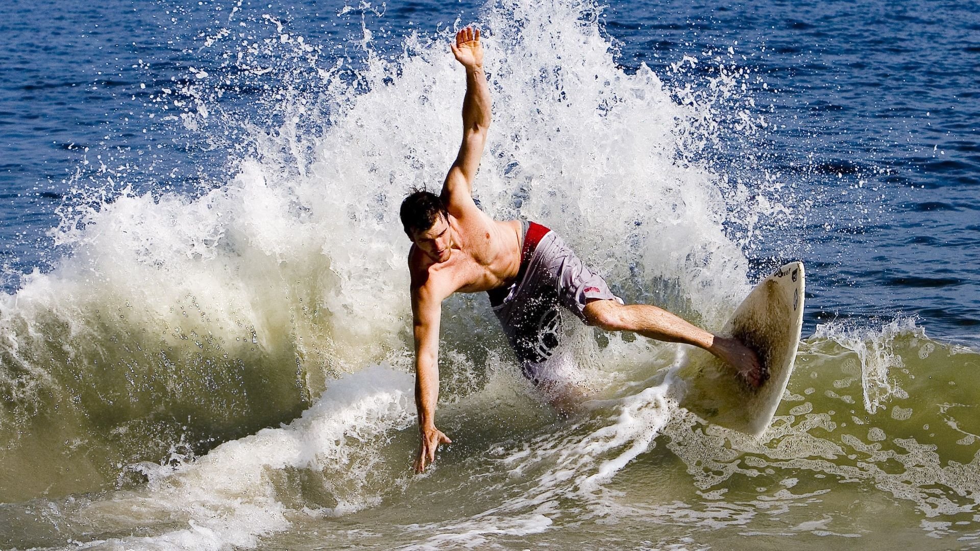 乐鱼娱乐app-德甲高强度对抗中体能消耗与失误关系研究，德甲身体对抗多吗